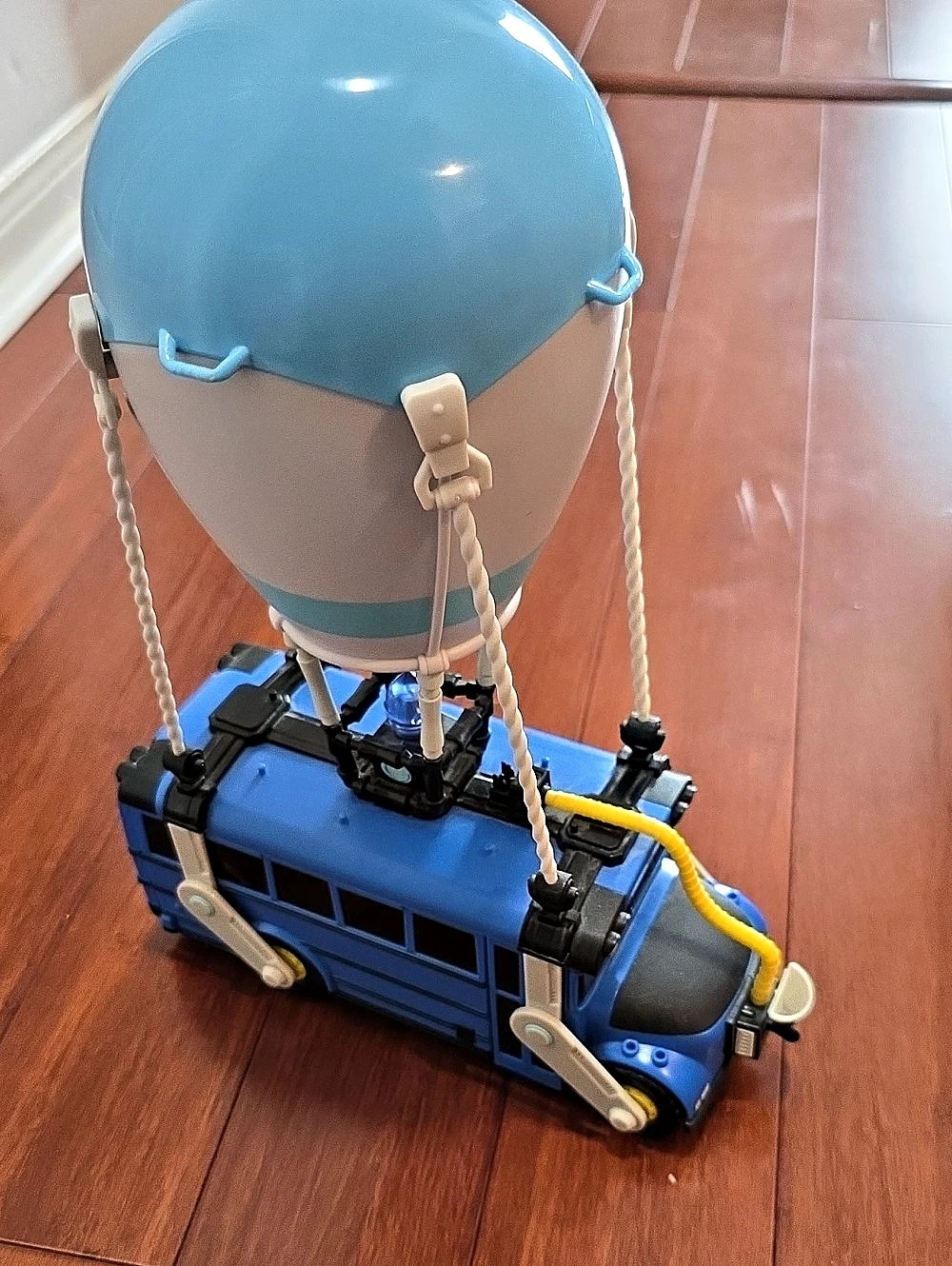 Jazwares Fortnite Deluxe Battle Bus Vehicle Blue & Yellow